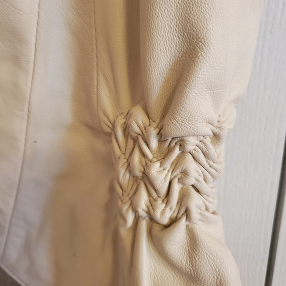 Ivory And Brown Trim Leather Vest By WILSONS LEATHER ,Size Small. - Picture 7 of 10